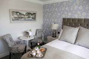 Room & Suite