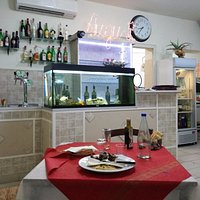 interno sala pizzeria/ristorante