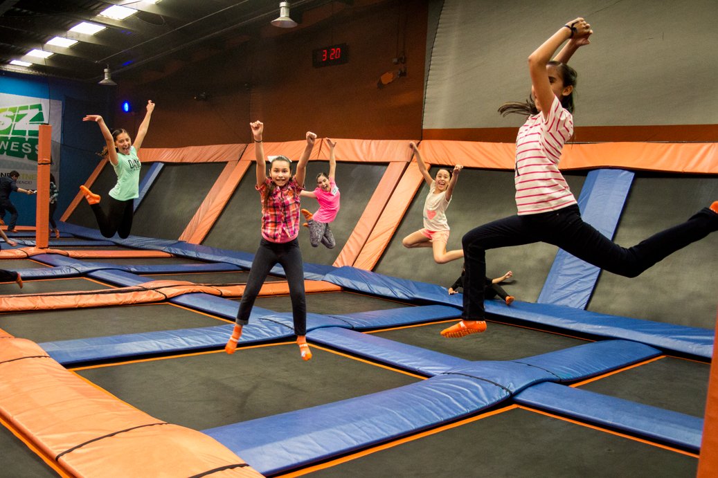 Sky Zone Indoor Trampoline Park O que saber antes de ir