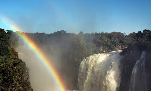 Regenbogen am Victoria Falls