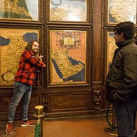 Il passaggio segreto dietro la porta dell'Armenia nella Sala delle Carte Geografiche di Palazzo