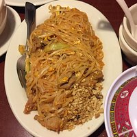 My boyfriend and I shared the Tom Kha coconut soup (1/2 size serving), massaman, and pad Thai. G