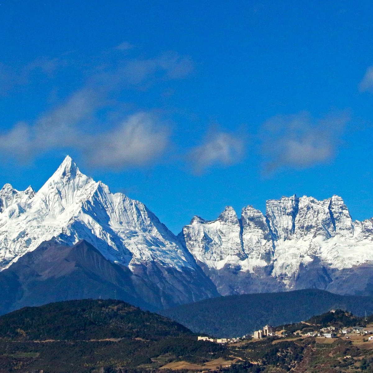 meili snow mountain trek