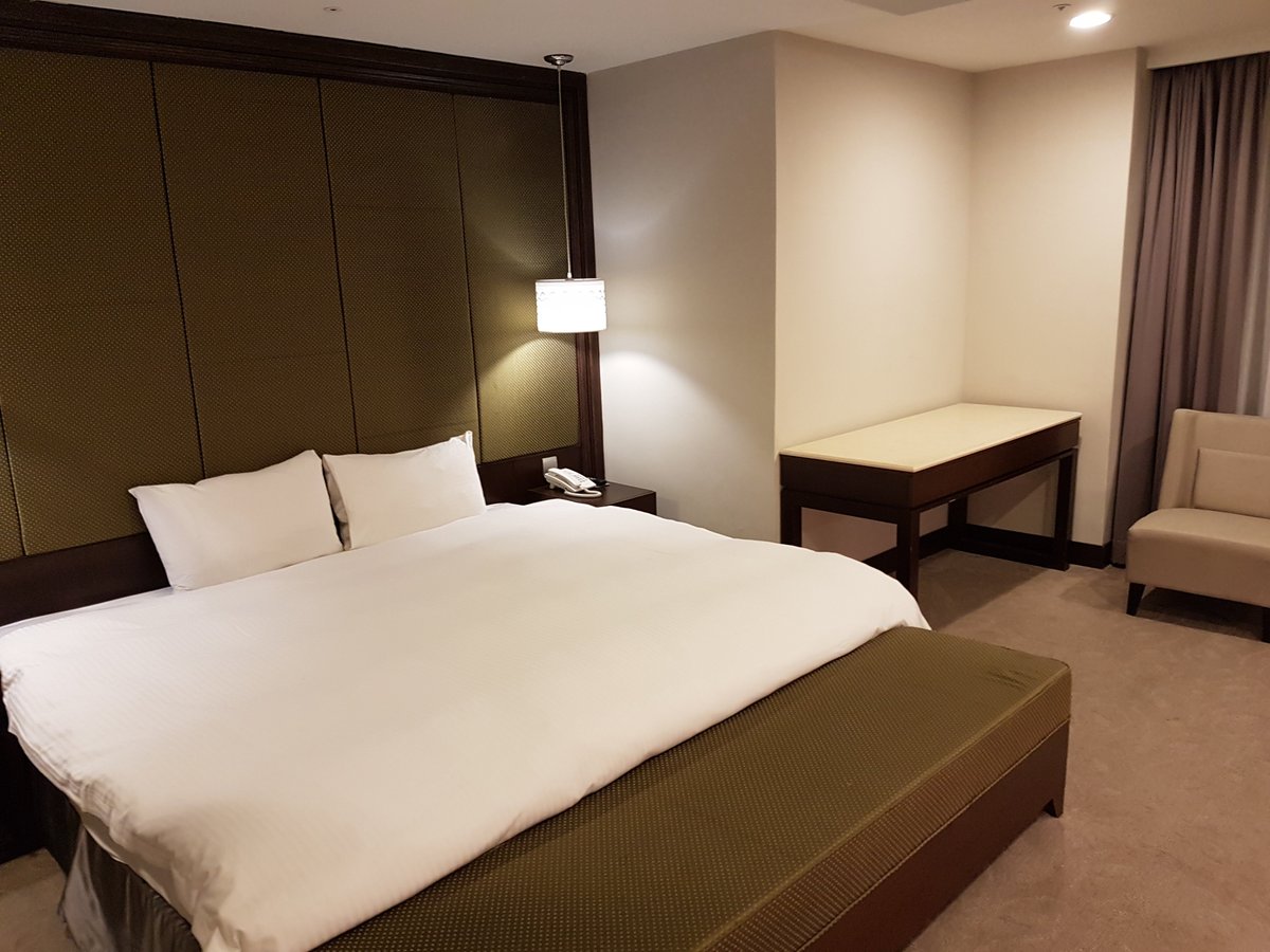 Good location, friendly staff (speaks English) - Review of Big Bear Hostel, Hualien City, Hualien - Tripadvisor