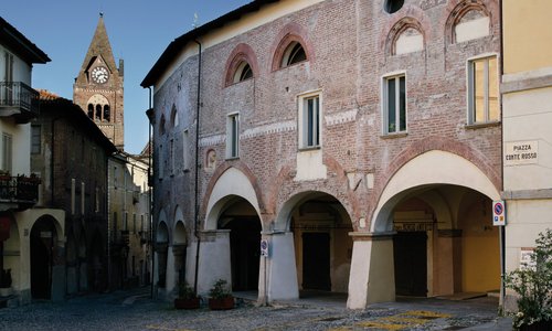 Piazza Conte Rosso