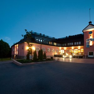 Front Manor