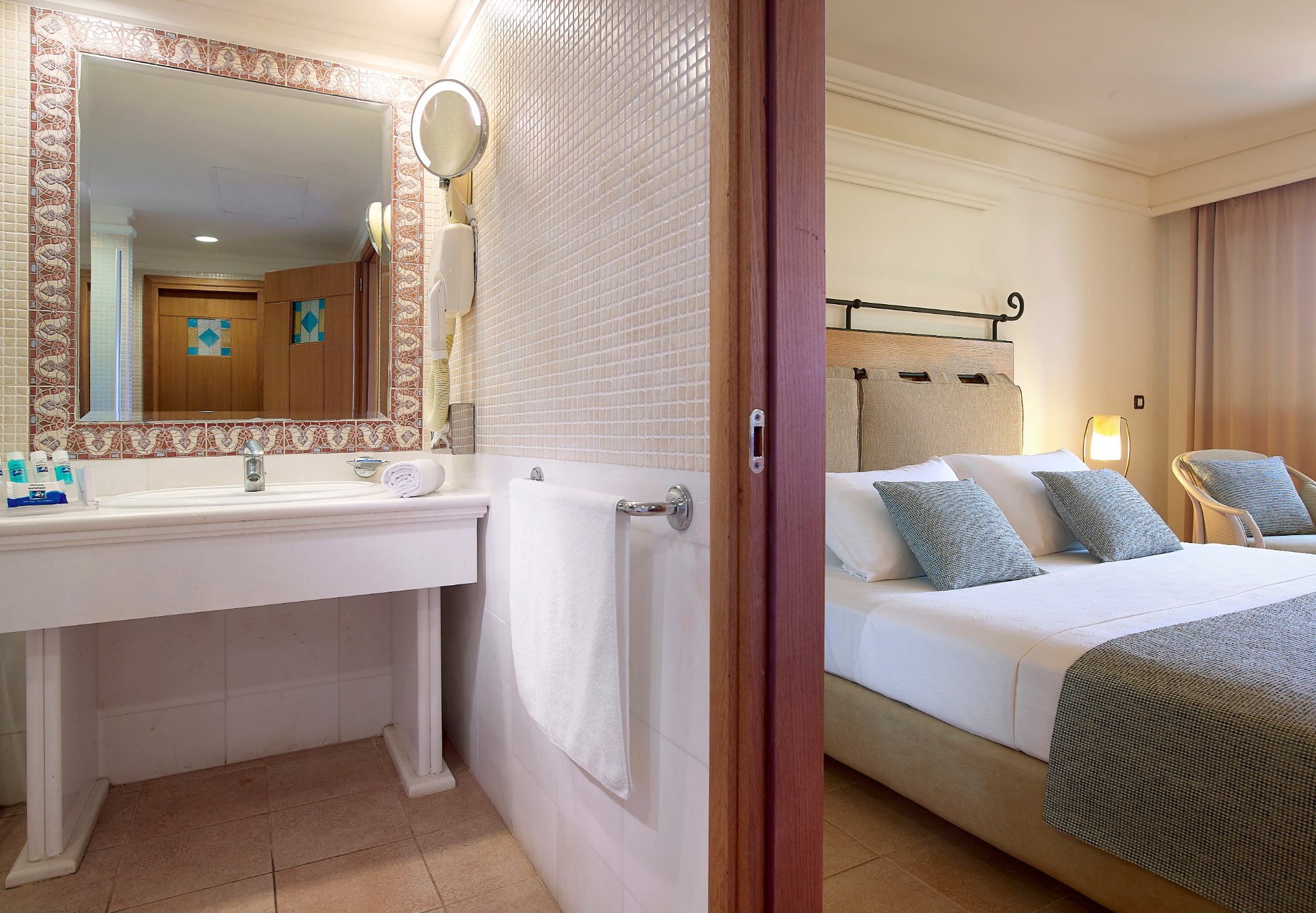 Hotel photo 5 of Aldemar Knossos Royal.