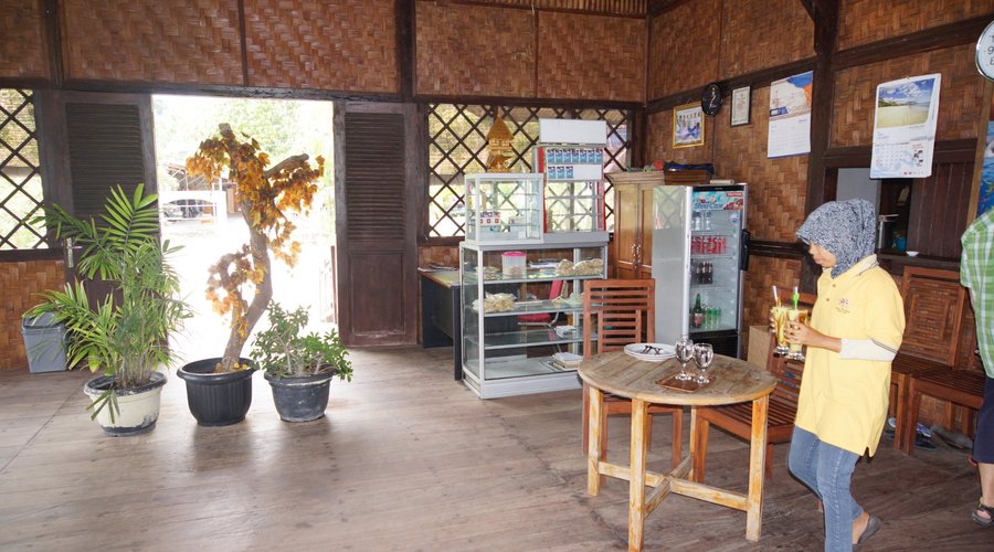 Resto Mama in Alor, Indonesien