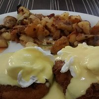 Crab Cake Eggs Benedict