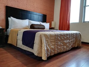Hotel Valgrande in Coatzacoalcos, image may contain: Furniture, Bed, Interior Design, Bedroom
