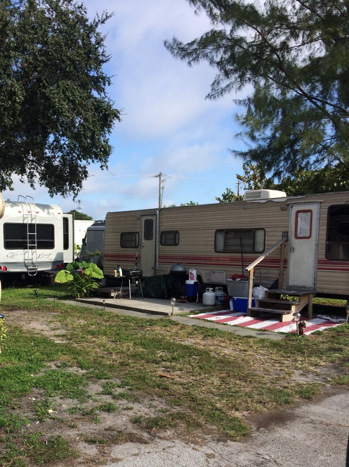 Escape To Sunshine And Serenity: Your Guide To Kozy Kampers RV Park In Florida