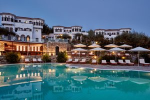 Pool & Beach