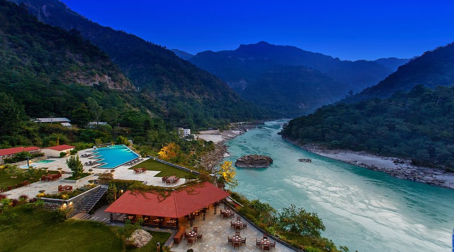 A resplendent view of the serene Ganges 