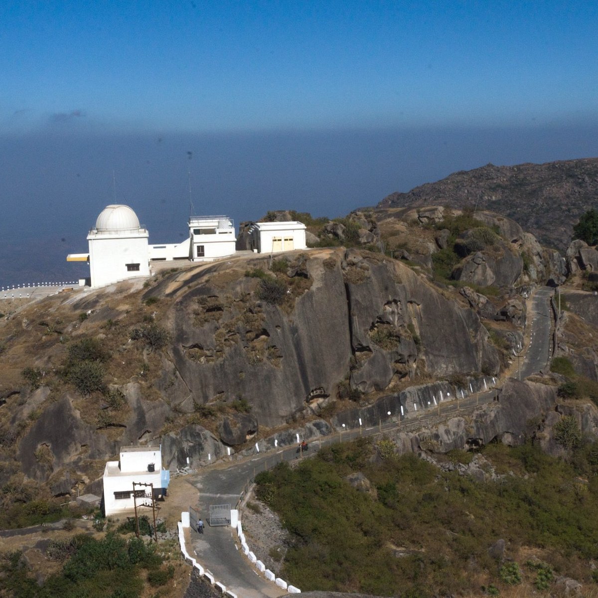 Guru Shikhar Mount Abu: Ultimate Guide to Rajasthan's Highest Peak Guru Shikhar Mount Abu: Ultimate Guide to Rajasthan's Highest Peak
