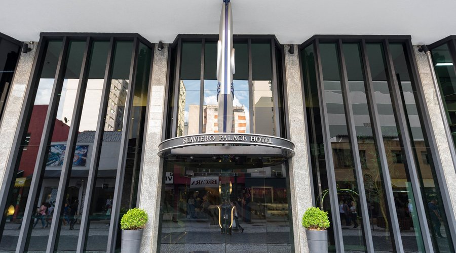 Entrance at the Slaviero Conceptual Palace Hotel Curitiba