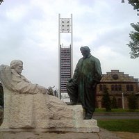 Le statue si parlano ....
