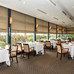 Classical Steak House at the Lakeshore Hotel Metropolis I