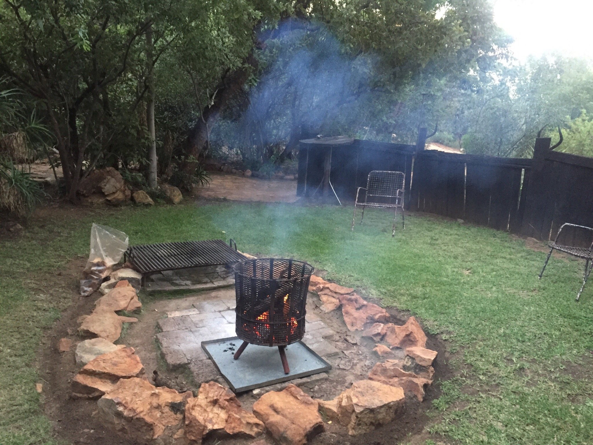 BASILS BOMA BUSH CHALET & POTTERS SHED - Guest house Reviews (Hartbeespoort, South Africa) BASILS BOMA BUSH CHALET & POTTERS... 