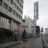 2ビルの一角に左側に設置、右側先はNHK