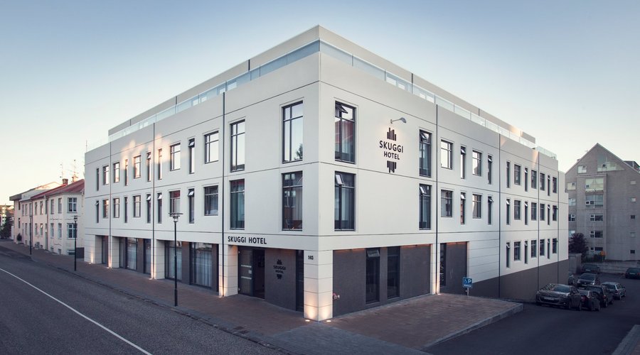 Skuggi Hotel offers 100 stylish rooms right in the center of Reykjavík. 