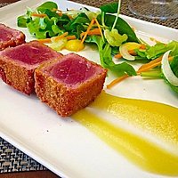 Filetto in crosta di gressini con salsa bernese