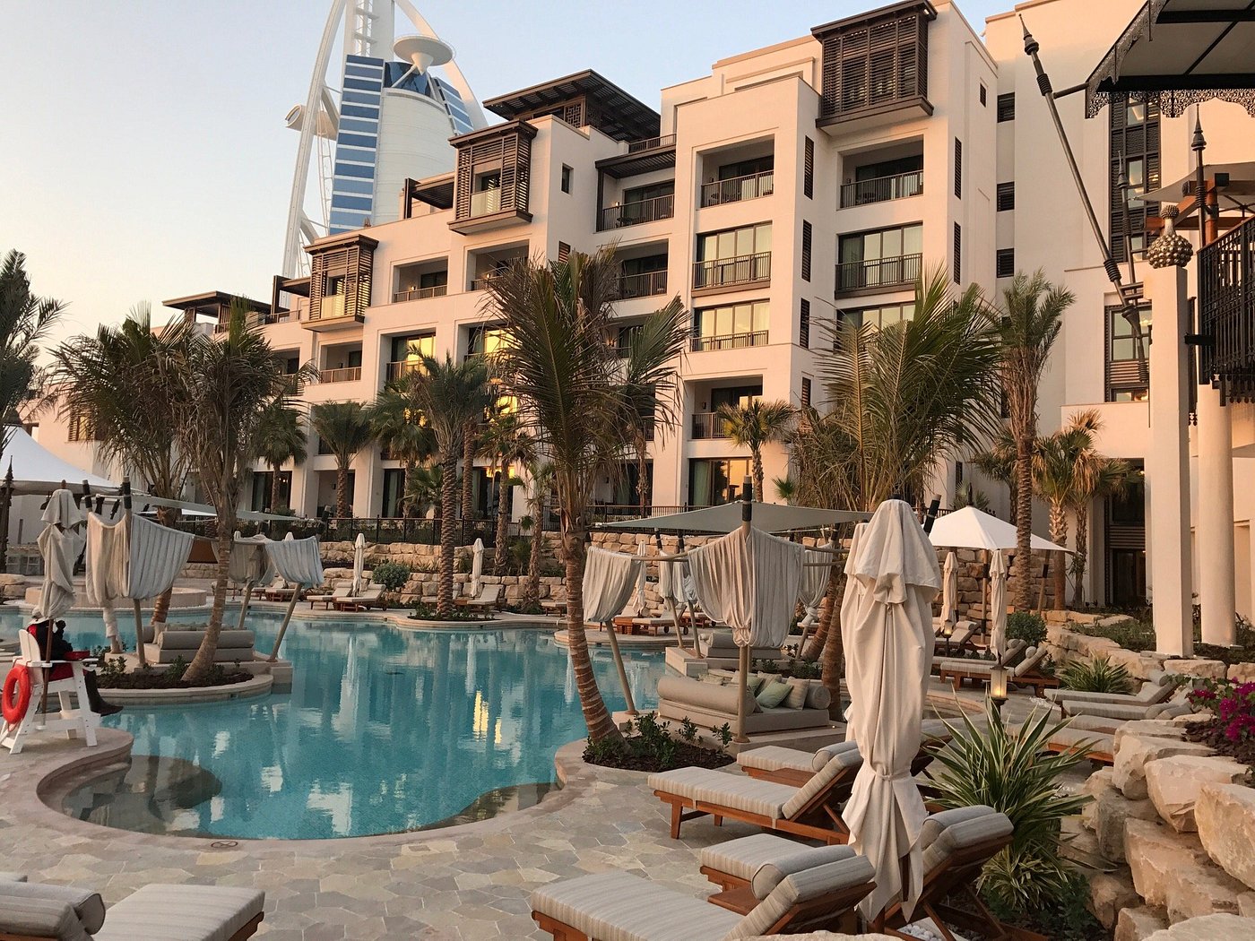 jumeirah al naseem best at travel