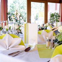 Wintergarten feierlich gedeckt