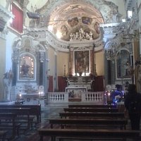Interno e altare