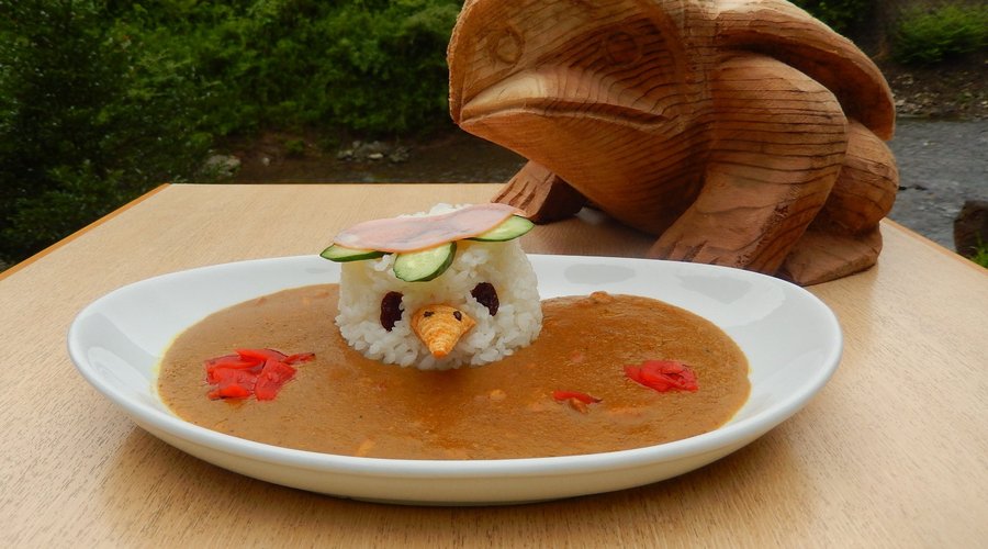 館内には軽食をとれる『かっぱ亭』があり、テラスで食べることができます。かっぱカレーが人気です。