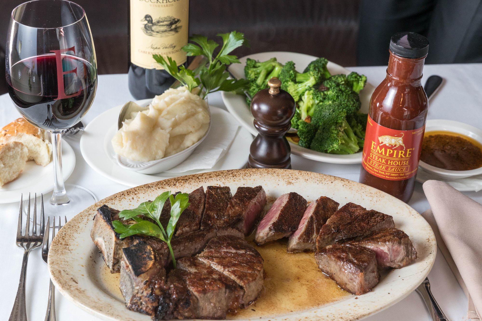 Empire Steak House Midtown East (ニューヨーク シティ) の Empire Steak House Midtown East (ニューヨーク シティ) の