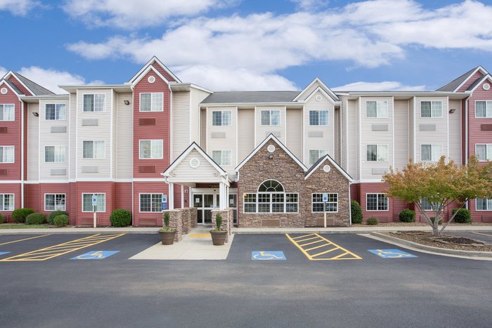 MICROTEL INN & SUITES BY WYNDHAM BENTONVILLE - Updated 2024 Prices ...