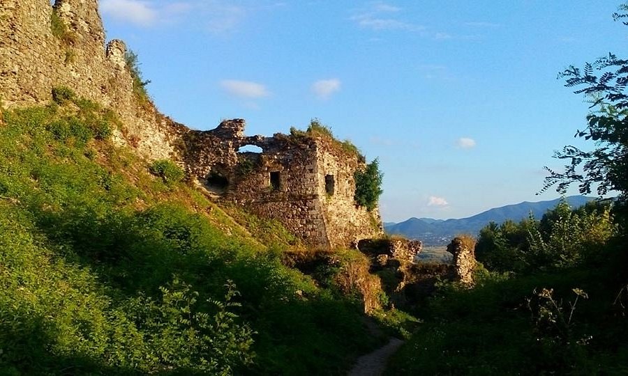 Khustskiy Castle image