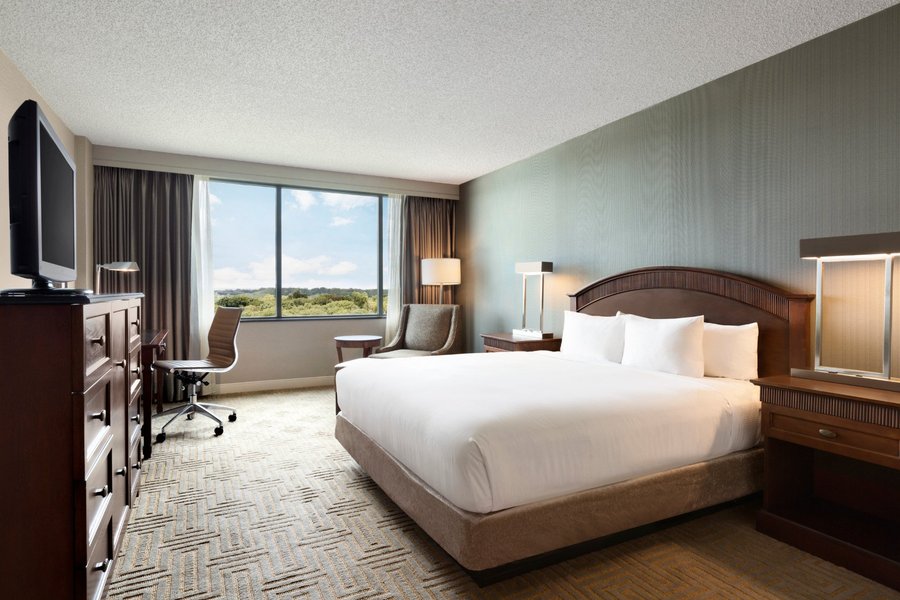 Hilton East Brunswick Hotel & Executive Meeting Center - UPDATED Prices ...