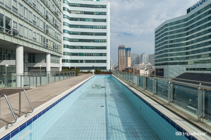 Kolon Seacloud Hotel Pool: Pictures & Reviews - Tripadvisor