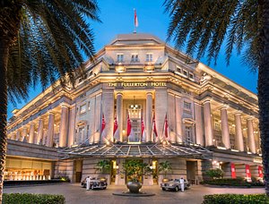 The Fullerton Hotel Singapore in Singapore, image may contain: Hotel, Office Building, Lighting, City