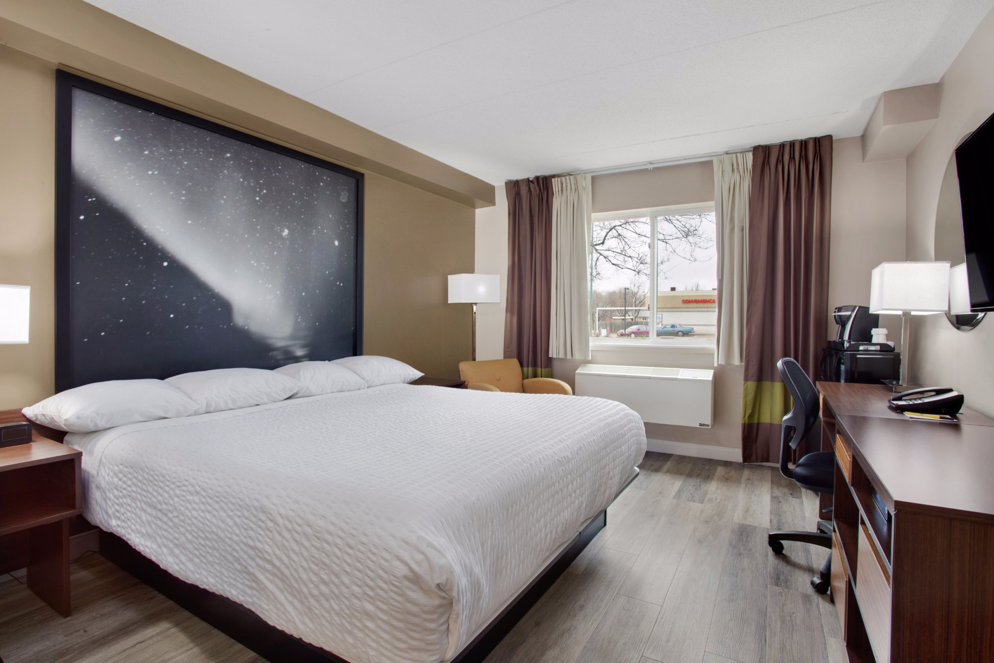 Hotel photo 5 of Super 8 by Wyndham Winnipeg West.