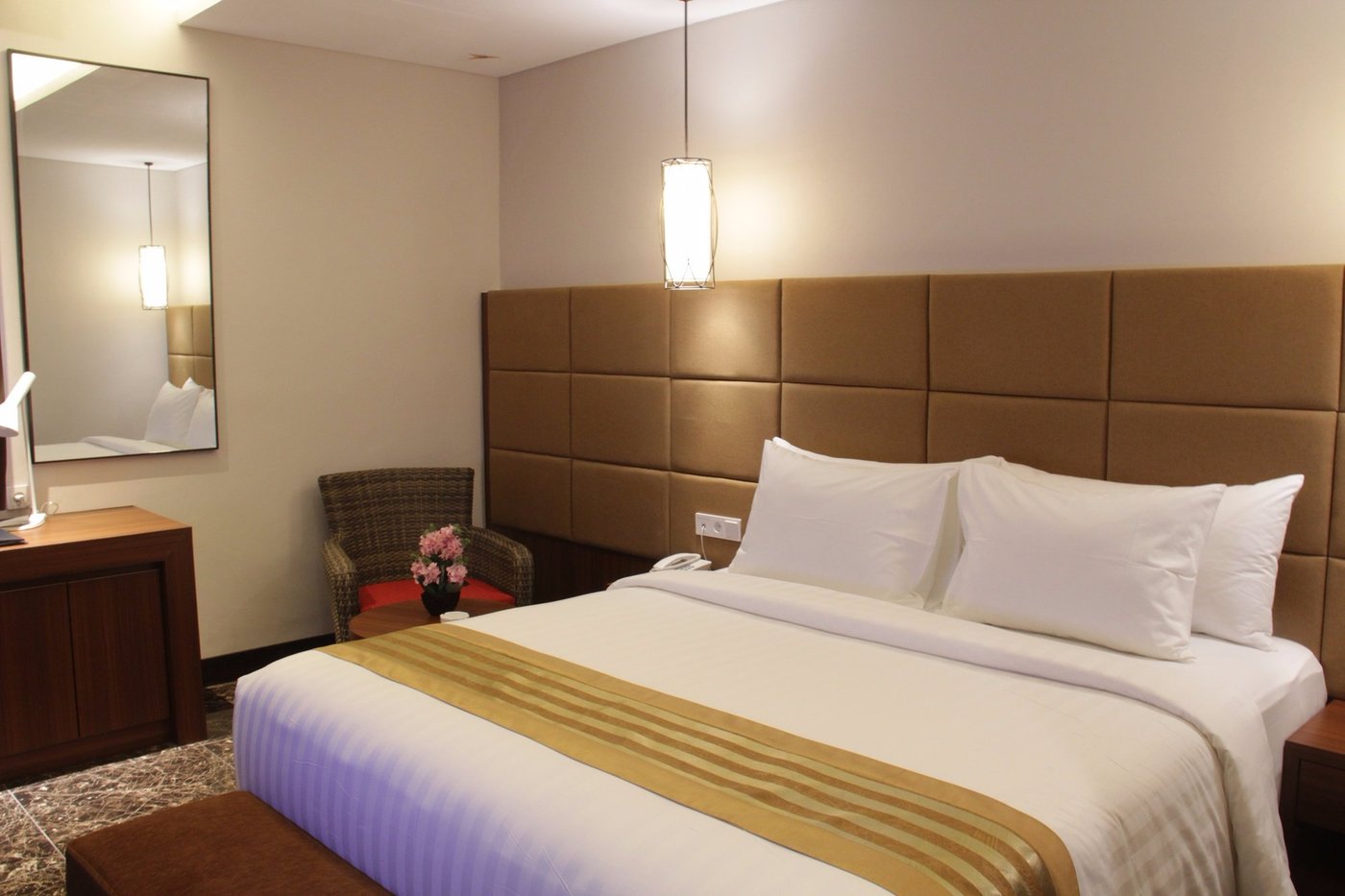 ATRIUM PREMIERE CILACAP (Indonesia) Ulasan & Perbandingan Harga Hotel