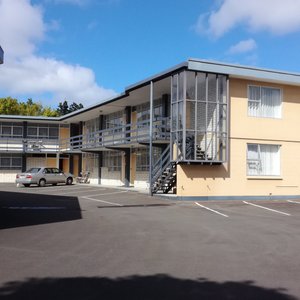 Econo Lodge (Motel part of the Hotel)