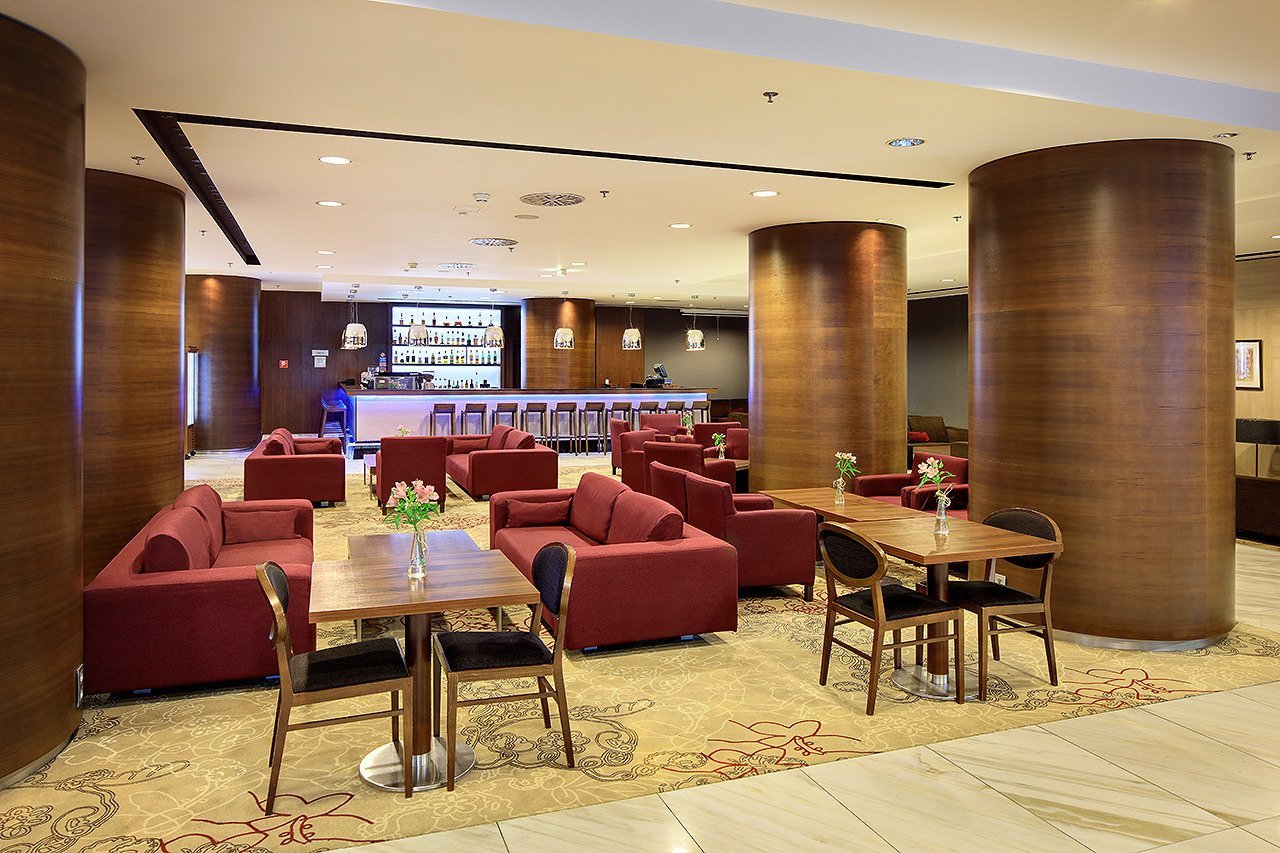 Doubletree by Hilton Kosice 바 또는 라운지 사진 및 리뷰 - 트립어드바이저