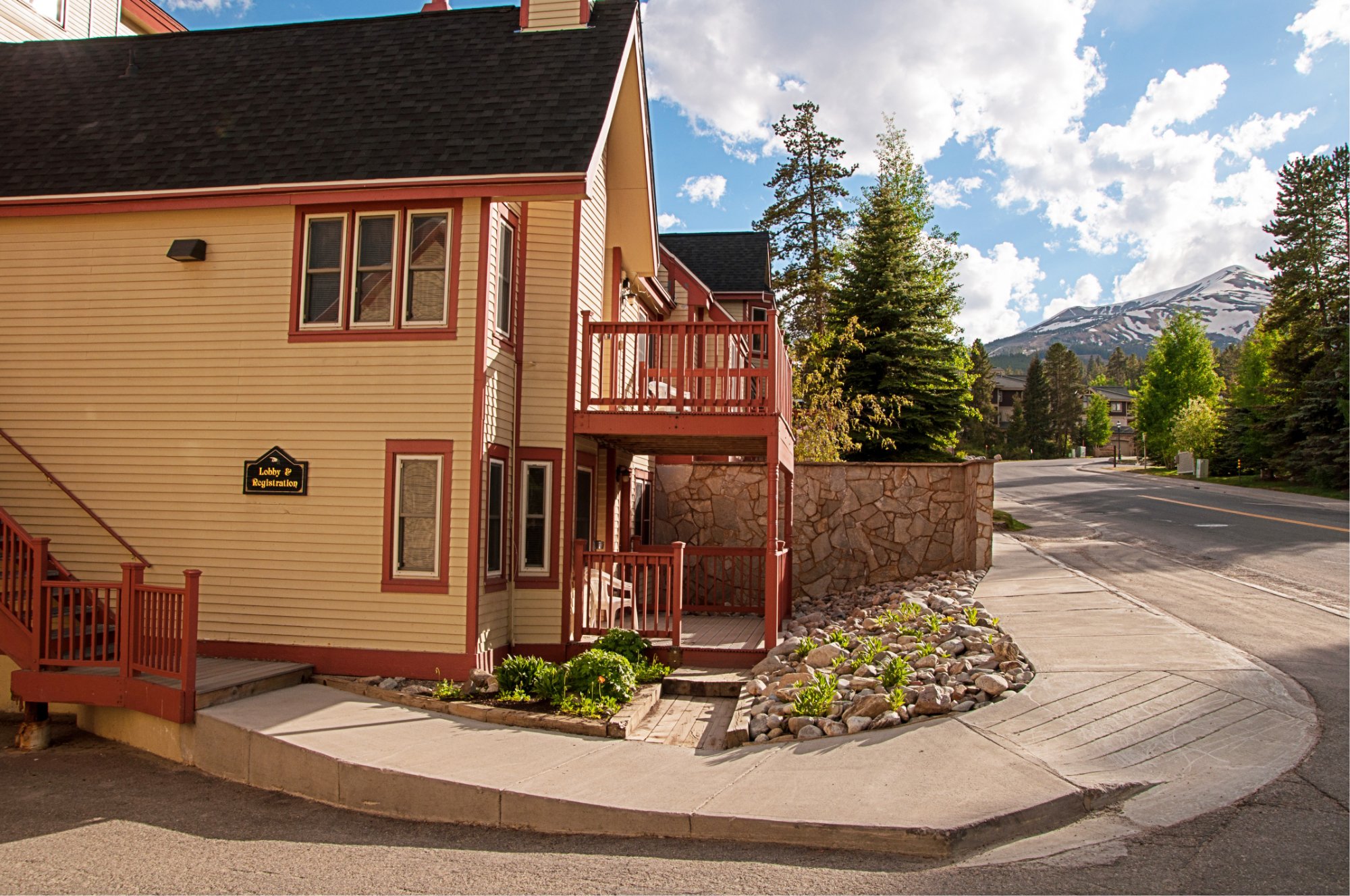 Hotel photo 36 of Wedgewood Lodge.