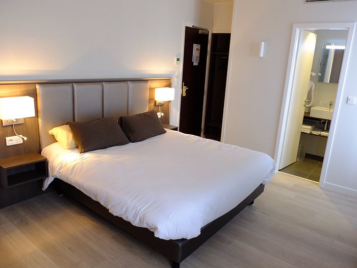 HOTEL DE FLORE $147 ($̶1̶7̶6̶) - Updated 2023 Prices & Reviews - Paris, France HOTEL DE FLORE $147 ($̶1̶7̶6̶) - Updated 2023 Prices & Reviews - Paris, France