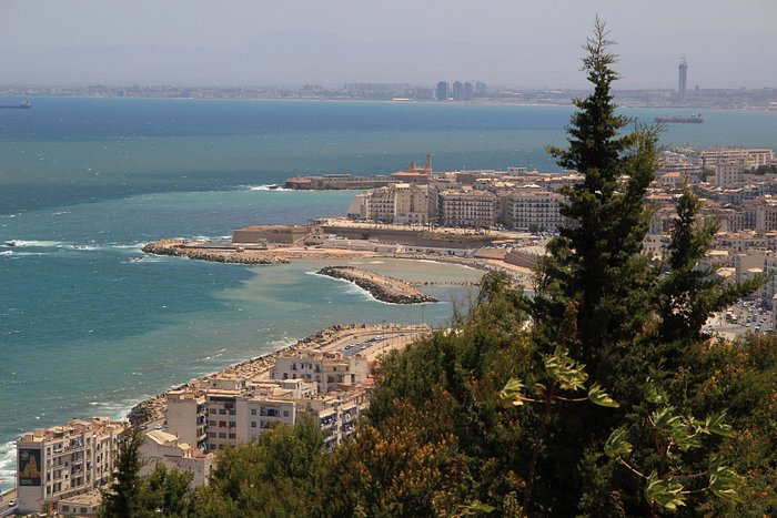 la vue de Notre dame, la plage de R'Mila, Kitani, la bais d'Alger..