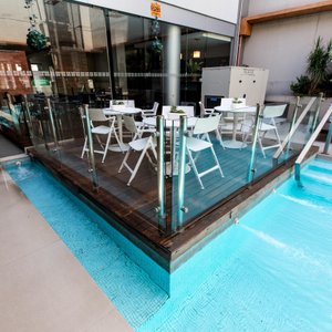 Ayres de Recoleta Plaza in Buenos Aires, image may contain: Pool, Water, Swimming Pool, Chair