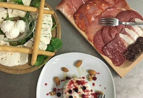 Antipasto della casa...con formaggi di nostra produzione
