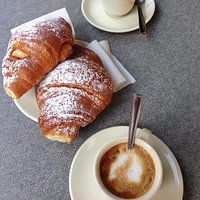 café et croissant