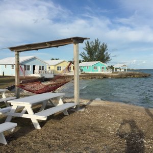 Beautiful holding spot waiting for our ship to sail! CLEAN, on beach, fresh new towels, linens!!