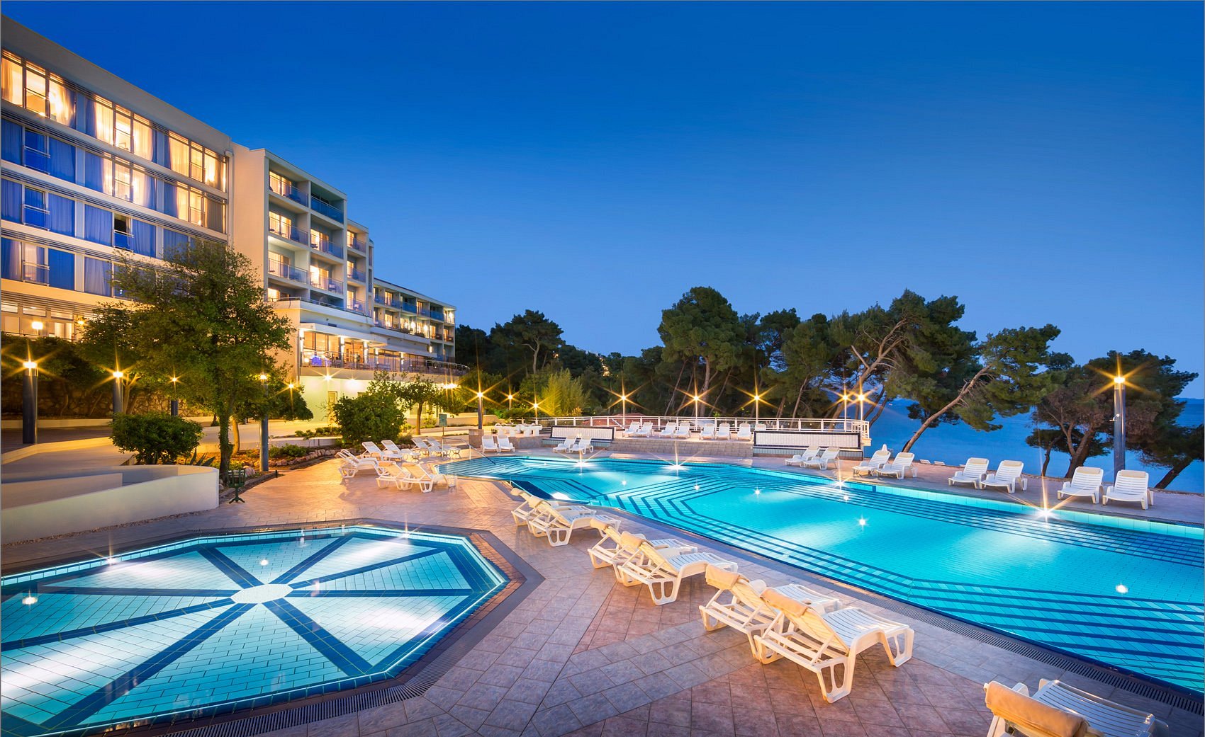 Azur hotel. Aminess. Montenegro Azur Hotel. Самый большой бассейн на Ближнем востоке Grand Azur;.