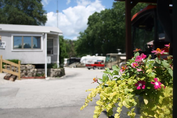 Escape to Tranquility: Your Guide to Kansas Walnut Grove RV Park
