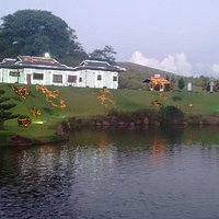 O parque fica mais bonito entre os meses de dezembro e janeiro quando recebe decoração de natal.