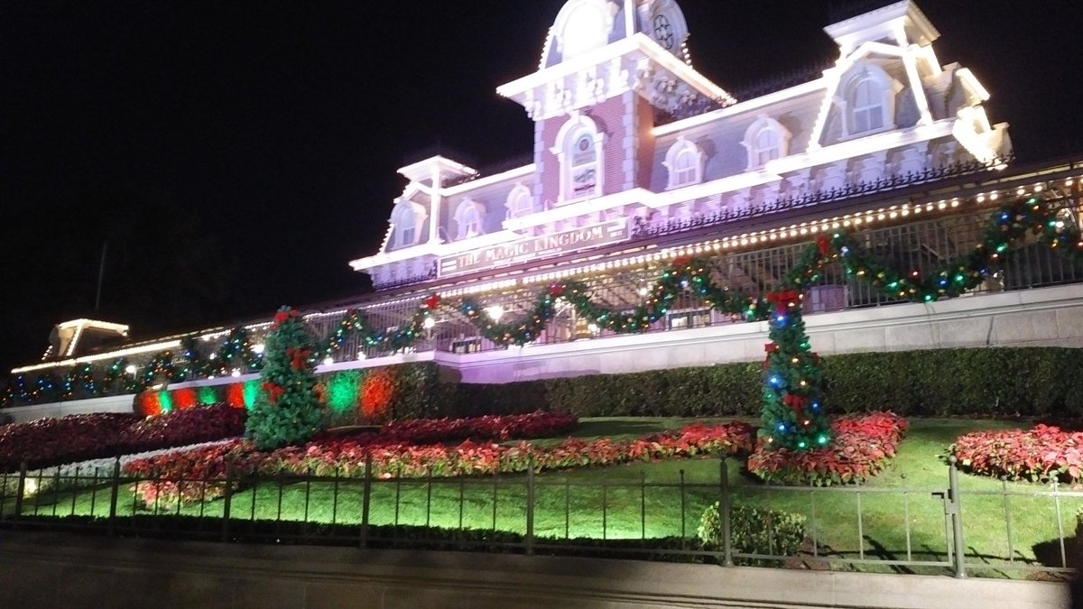 Main Street Station (Walt Disney World Railroad) - WanderDisney